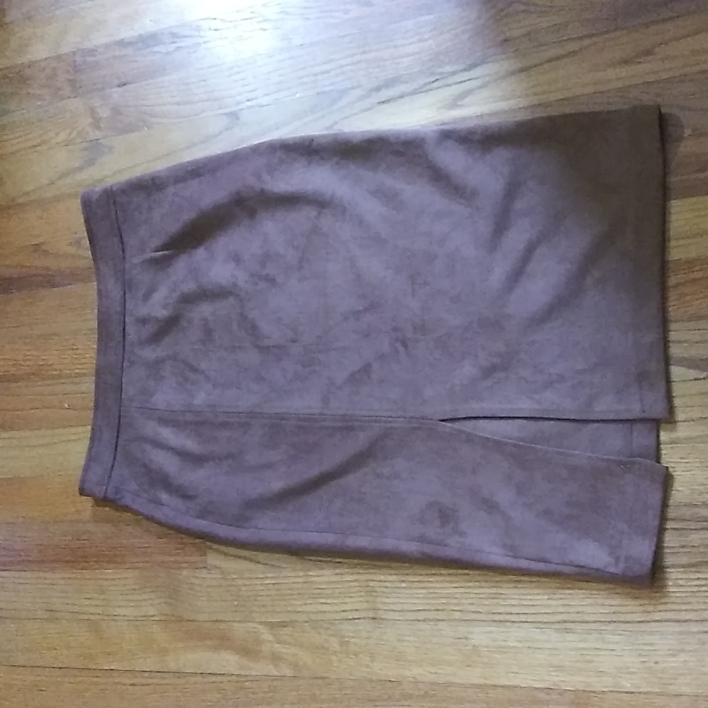 NWT. Tahari suede pencil skirt.